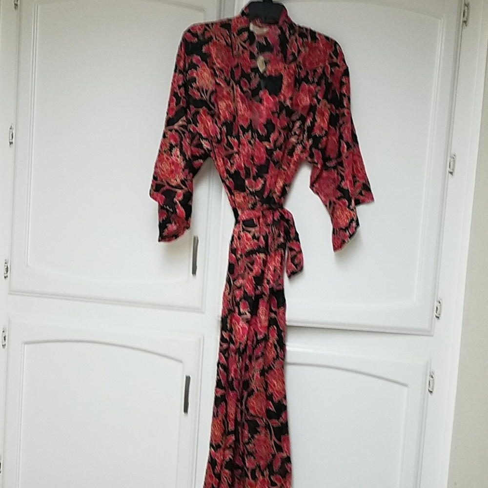 NWT Victoria's Secret Red Black Floral Kimono Robe